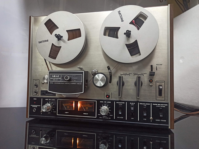 AKAI 4000 DS reel-to-reel tape recorder. Classic Vintage. Fully