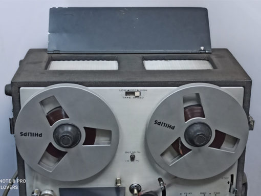 http://www.mussiclovers.com/wp-content/uploads/akai-m-8-reel-to-reel-valve-tape-recorder-of-1963-musssiclovers/04-510x383.jpg