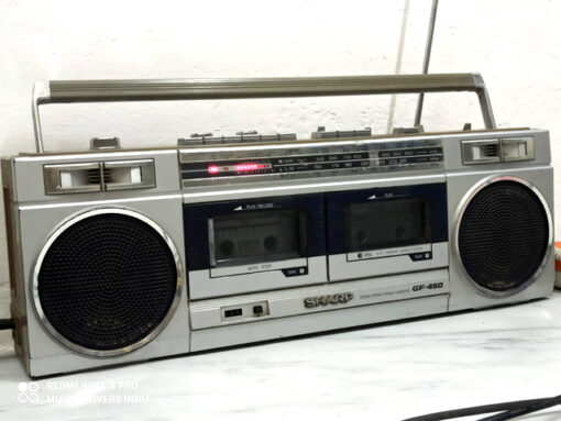 SHARP JAPAN GF-450  4 BAND VINTAGE RADIO AND CASSETTE RECORDER