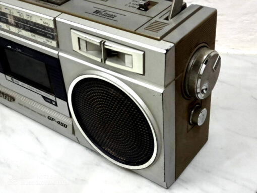 SHARP JAPAN GF-450  4 BAND VINTAGE RADIO AND CASSETTE RECORDER - Image 4