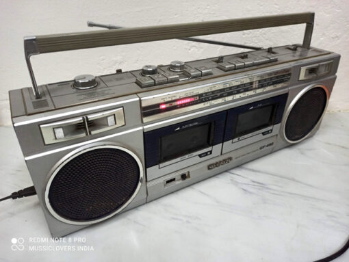 SHARP JAPAN GF-450  4 BAND VINTAGE RADIO AND CASSETTE RECORDER - Image 7