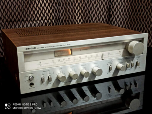 HITACHI SR-304 CLASSIC VINTAGE RARE AM/FM STEREO RECEIVER (1978)