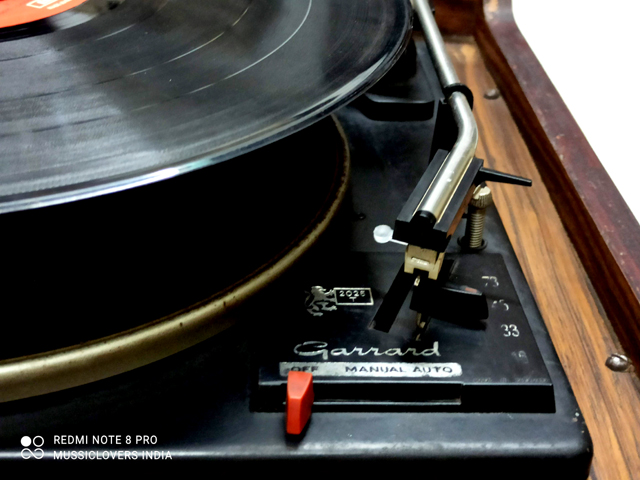 GARRARD 2025T 1970S CLASSIC VINTAGE 4 SPEED RECORD CHANGER SYSTEM - Image 9