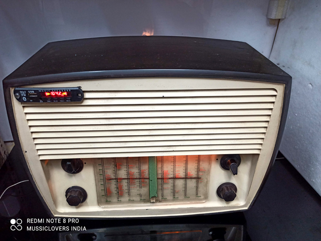 MURPHY TYPE 154 CLASSIC VINTAGE RARE RADIO OF 1951 - Image 6