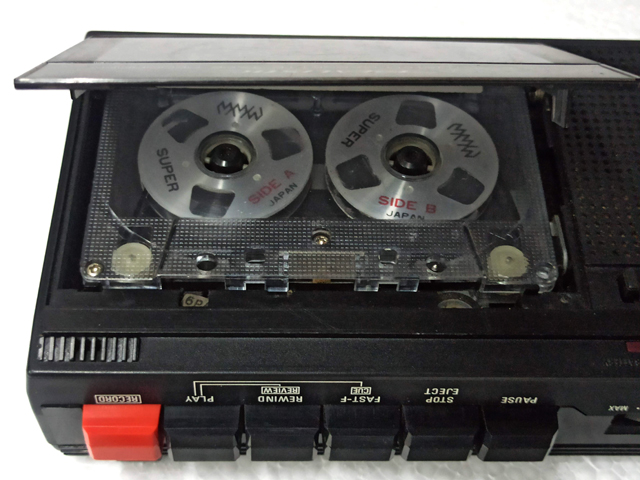 REALISTIC CTR-85 (USA) PORTABLE RARE VINTAGE CASSETTE RECORDER