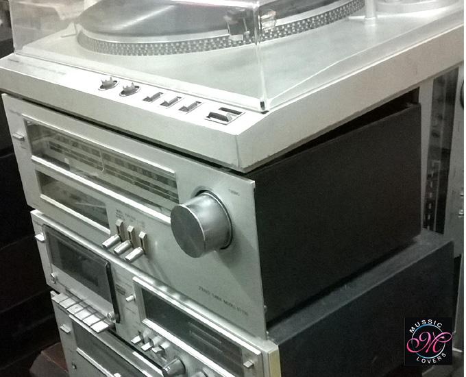 TOSHIBA JAPAN  VINTAGE RACK TYPE CLASSIC MUSIC SYSTEM - Image 8